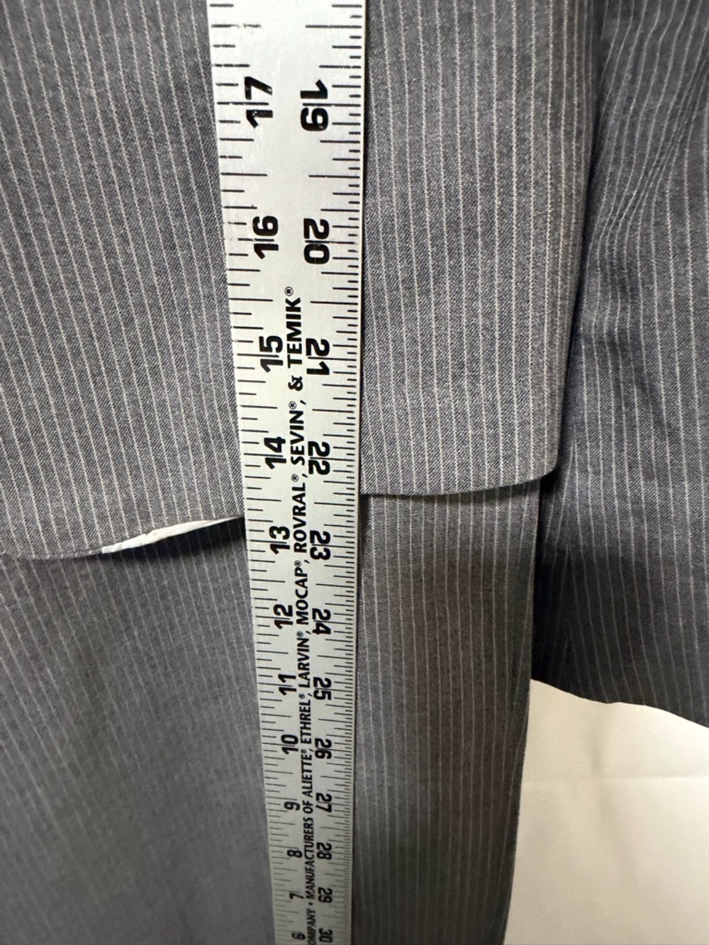 Giorgio Armani Women's Gray Pinstripe Two-Piece Pantsuit - Picture 4 of 9